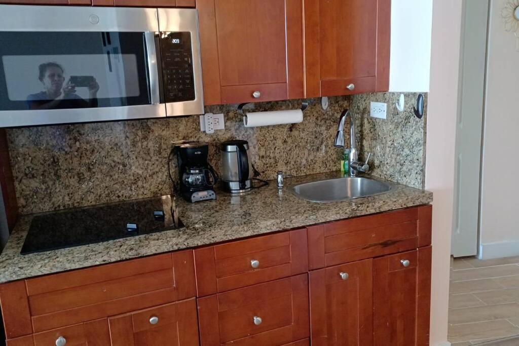 Oceanfront Miami Studiocondo Newly Renovated Apartment